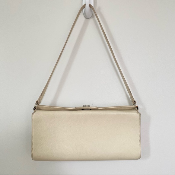 Vintage Salvatore Ferragamo Leather Handbag Shoulder Bag Cream Gancini Italy - Picture 1 of 7